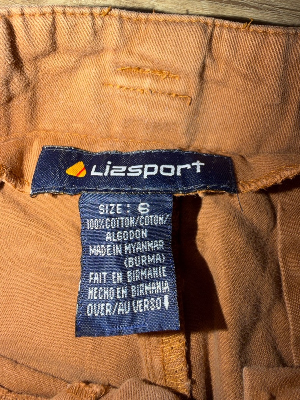 Tailored High-Waist Midi Skirt in Rust - Picture 3 of 3
